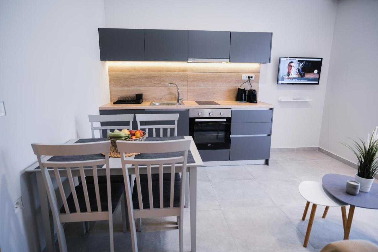 Sweven Luxury Apartments ソウダ エクステリア 写真
